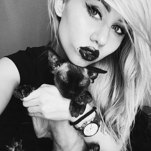 Alexa_Smithhh naked before webcam in live video chat