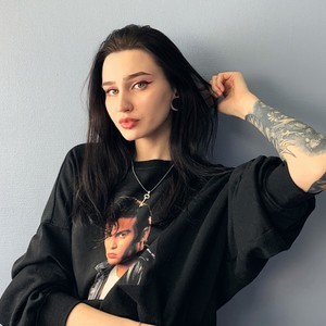 AliceSpecter naked before webcam in live video chat