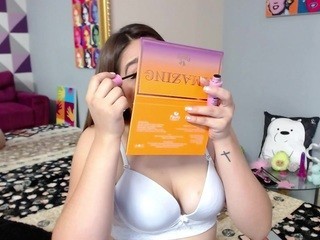 Amber, ?? naked in her Live Sex Chat