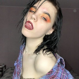 Aurora_Cute naked before webcam in live video chat