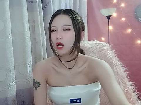 AuroraQinBb naked stripping on cam for live sex video chat