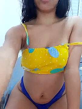 Biancasafadinha1 naked stripping on cam for live sex video chat