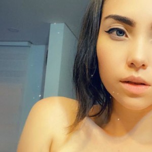 BirthdayDani naked before webcam in live video chat