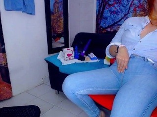 bitter-moon naked in her Live Sex Chat