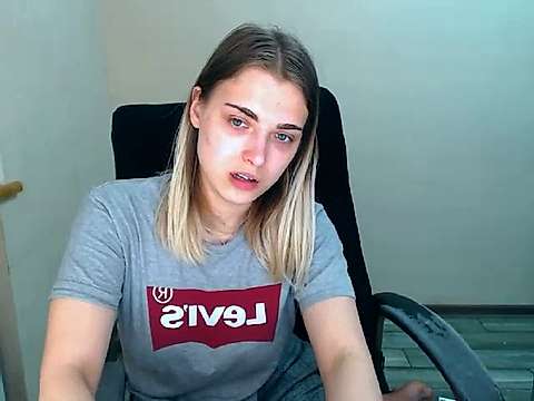 Bon_Love naked stripping on cam for live sex video chat