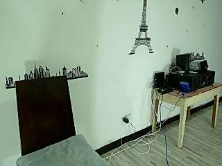 Bonnie_Wild24 naked stripping on cam for live sex video chat