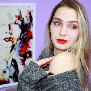 CandiceMoonG naked before webcam in live video chat