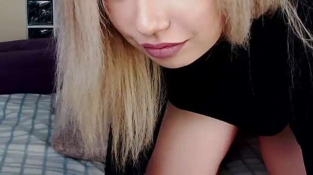 CandyXBubble naked stripping on cam for live sex video chat