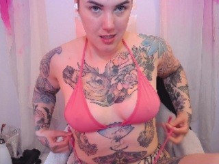Charlie naked in her Live Sex Chat
