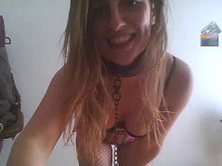 CheekyDana naked stripping on cam for live sex video chat