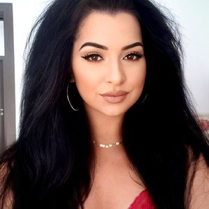 CheekySmiless naked before webcam in live video chat