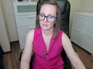 Chloe Cyrus naked in her Live Sex Chat