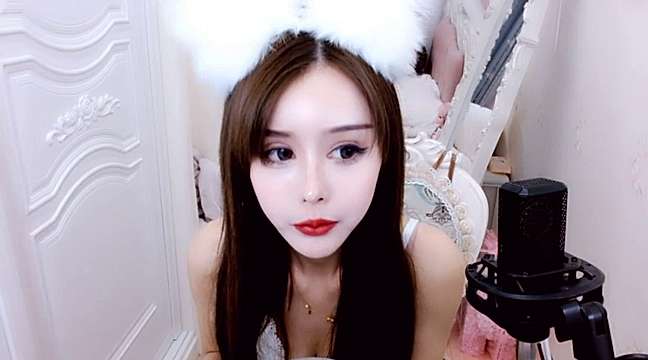 Cute__Cloud naked stripping on cam for live sex video chat