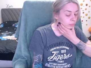 Directgirl (Ana) naked in her Live Sex Chat