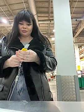 DivaSiberian naked stripping on cam for live sex video chat
