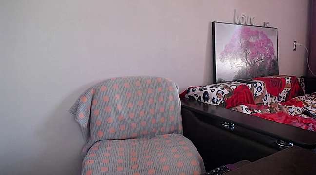 DIVVA naked stripping on cam for live sex video chat