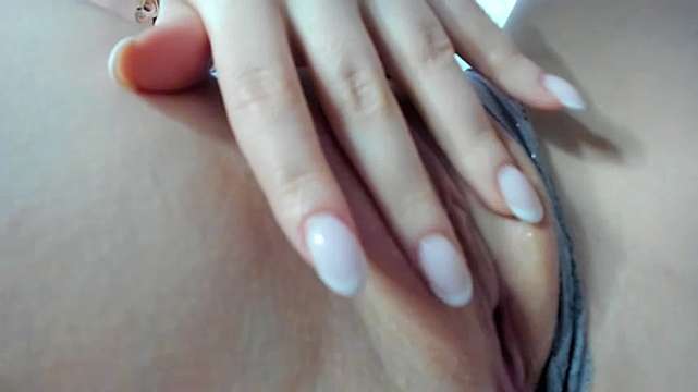 _elisa_omm_ naked stripping on cam for live sex video chat