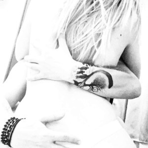 EmaxxxEma naked before webcam in live video chat
