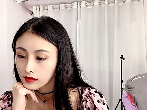 Enchantee2021 naked stripping on cam for live sex video chat