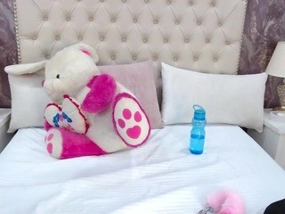 ?, C R Y S T A L ⭐ naked in her Live Sex Chat