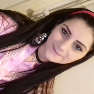 Fiama77 naked before webcam in live video chat