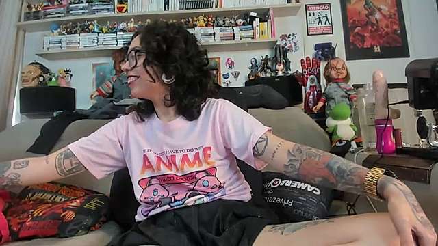 gamergrrl naked stripping on cam for live sex video chat
