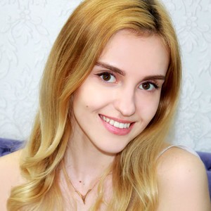 GermionaG naked before webcam in live video chat