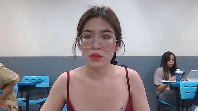 hannah-neyugn naked stripping on cam for live sex video chat