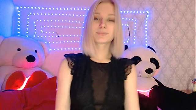 HarleyGQ naked stripping on cam for live sex video chat