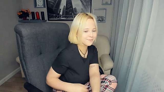 Helokityy naked stripping on cam for live sex video chat