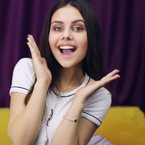 HollyCurli naked before webcam in live video chat