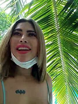 HorneyKitten naked stripping on cam for live sex video chat