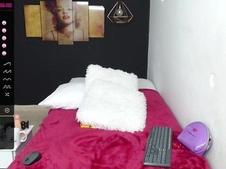 IVanessa, ? naked in her Live Sex Chat