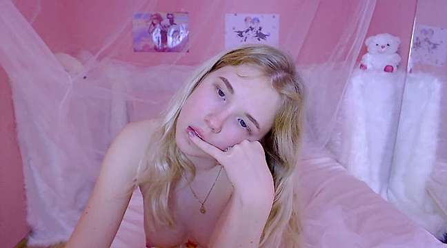 JaneFelly naked stripping on cam for live sex video chat