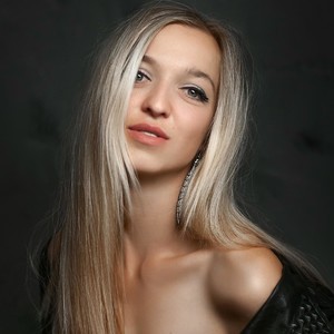 JessaGirll naked before webcam in live video chat