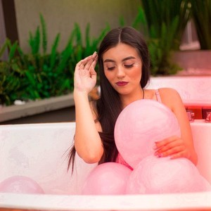 KarlaX0X0 naked before webcam in live video chat