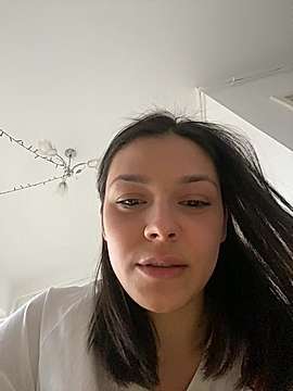 KiaraLynch naked stripping on cam for live sex video chat
