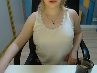 kisannatoms naked in her Live Sex Chat