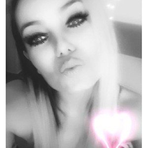 Kiss4yourlips naked before webcam in live video chat