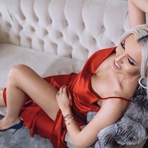 Kyliequen naked before webcam in live video chat