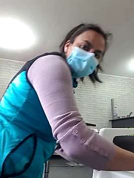 LadyGlamourous naked stripping on cam for live sex video chat