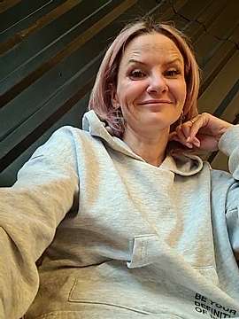 LanaRay_ naked stripping on cam for live sex video chat