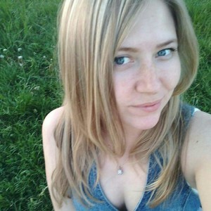 LeylaXs naked before webcam in live video chat