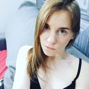 LiaCandyX naked before webcam in live video chat