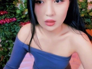 liraia naked in her Live Sex Chat