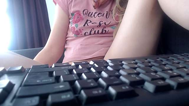 littlemisscool naked stripping on cam for live sex video chat
