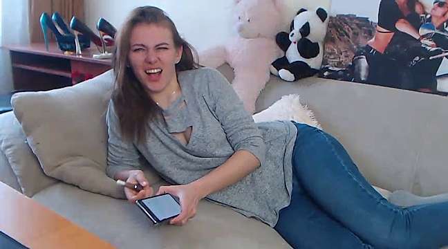 LoriaHoot naked stripping on cam for live sex video chat