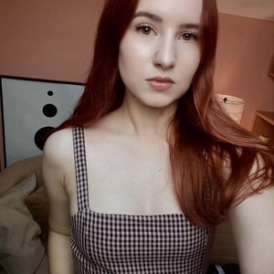 LunaFoxy naked before webcam in live video chat