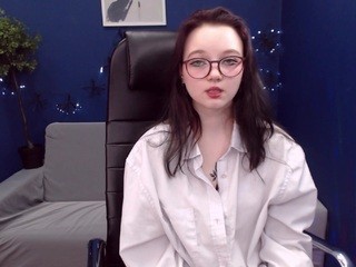 malinimik naked in her Live Sex Chat