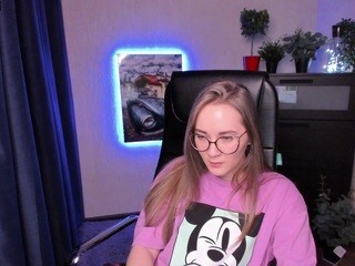 MangoVeta naked in her Live Sex Chat